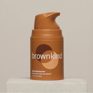 NIB Glow Moisturizer
WITH EVEN TONE DEFENDER BrownKind 50ML